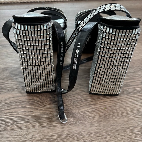 AZALEA WANG
Katherine Ankle Strap
Platform Sandal - Picture 7 of 11